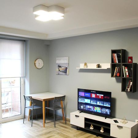 2V1 - Blloku Bkt Apartment Тирана Екстериор снимка