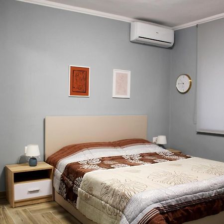 2V1 - Blloku Bkt Apartment Тирана Екстериор снимка