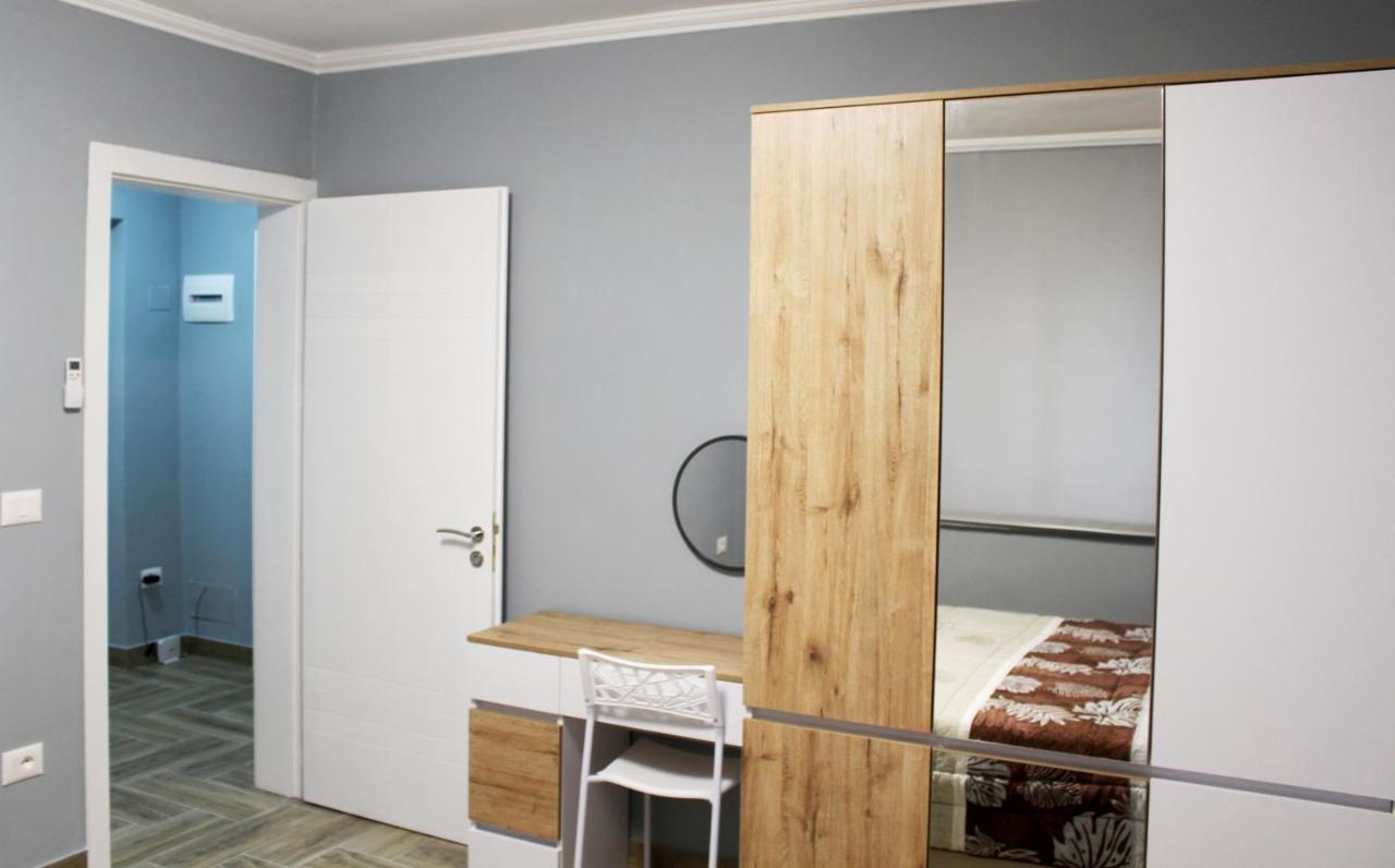 2V1 - Blloku Bkt Apartment Тирана Екстериор снимка